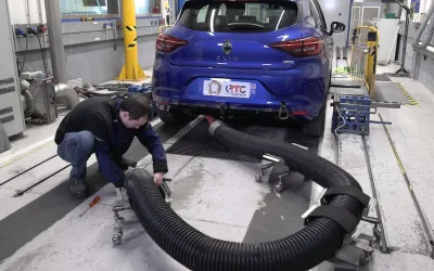 Appareillage véhicule pour essais de pollution banc à rouleaux