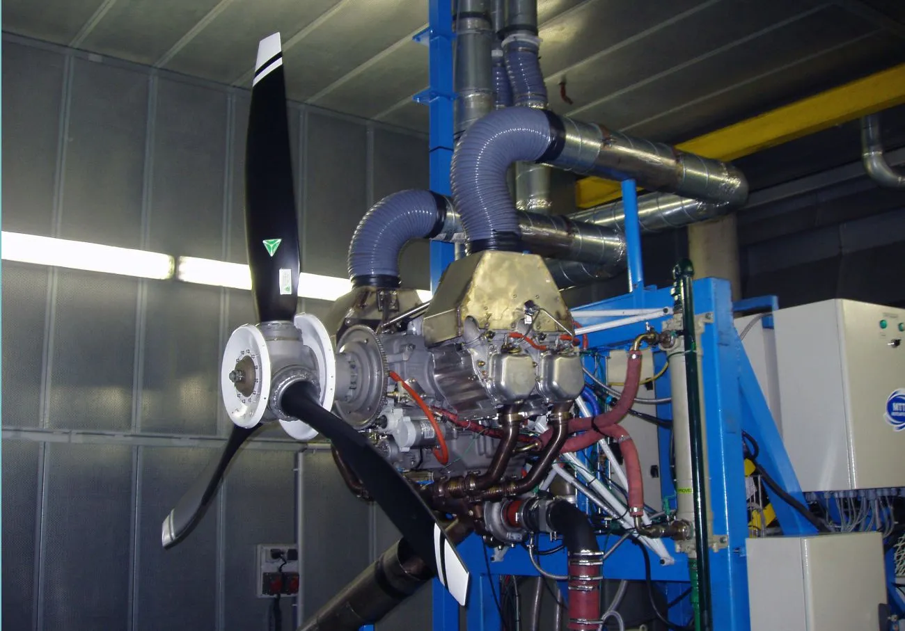 Banc d'essai polyvalent pour moteurs avion et automobile
