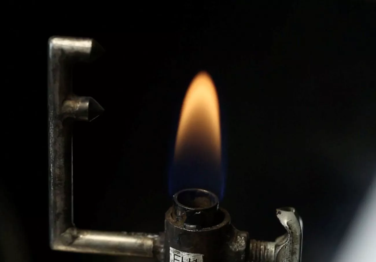 Essai feu produits électriques et électroniques Essai feu - propagation à la flamme