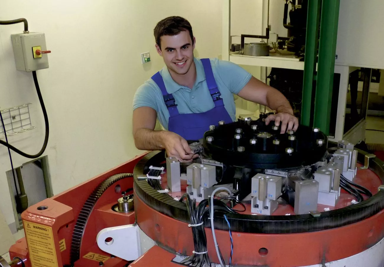 Maintenance vibration Technicien de maintenance en excitateurs électrodynamiques